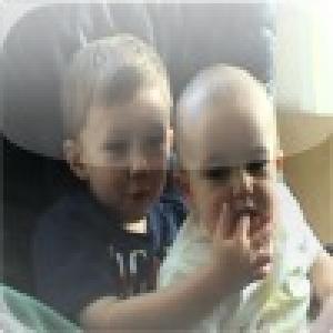  Charlie Bit Me! (2010). Нажмите, чтобы увеличить.