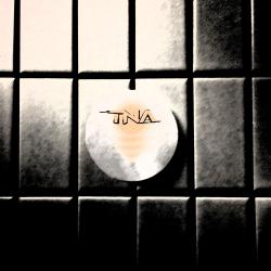 Toi. Передняя обложка. Нажмите, чтобы увеличить. Toi. Передняя обложка. Нажмите, чтобы увеличить.