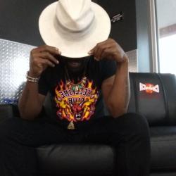 HELLFIRE - Single. Передняя обложка. Нажмите, чтобы увеличить.