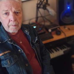 Bonny - Single. Передняя обложка. Нажмите, чтобы увеличить.