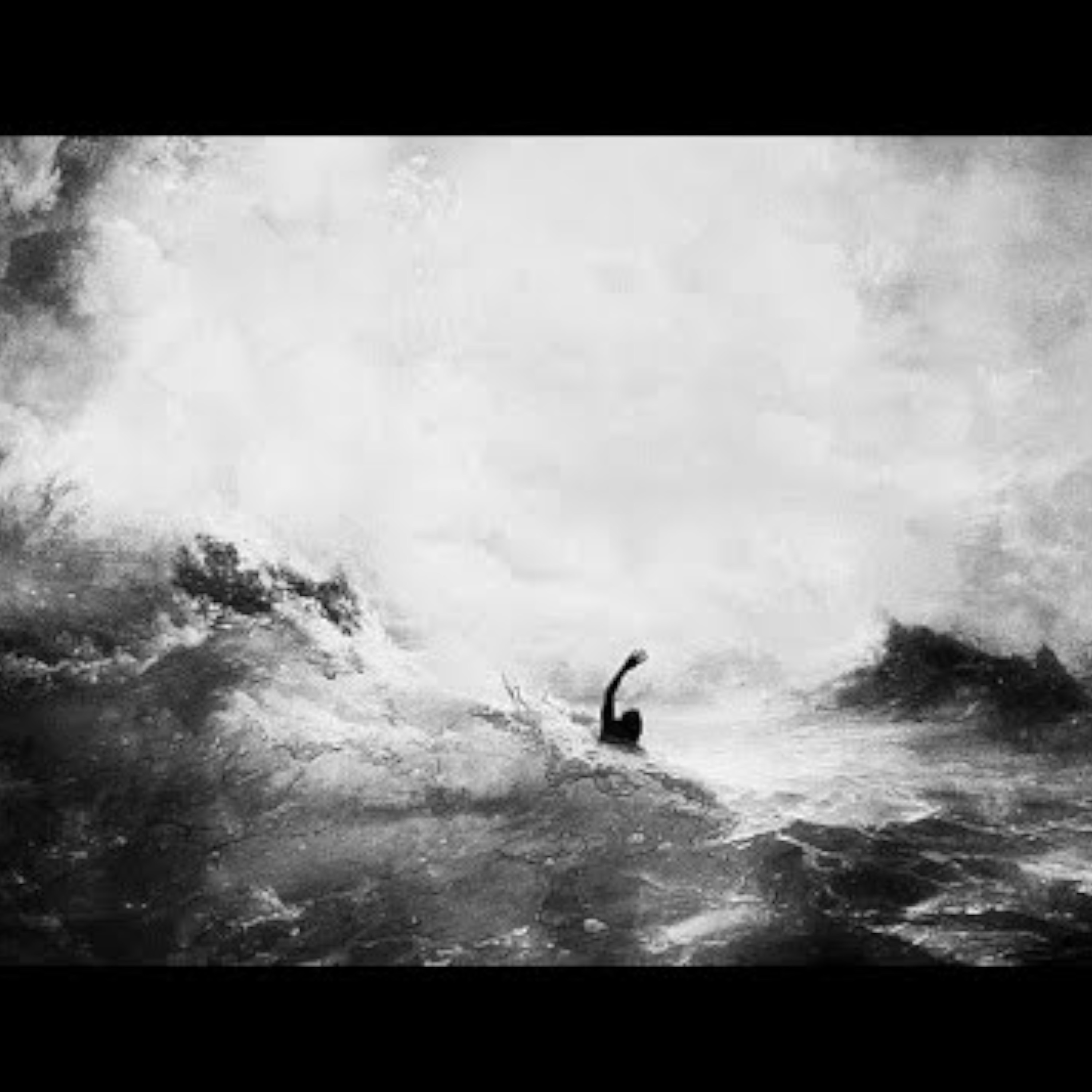 Белые волны песня. Бушующее море. Черно белый шторм. Море шторм. Бушующее море и человек.